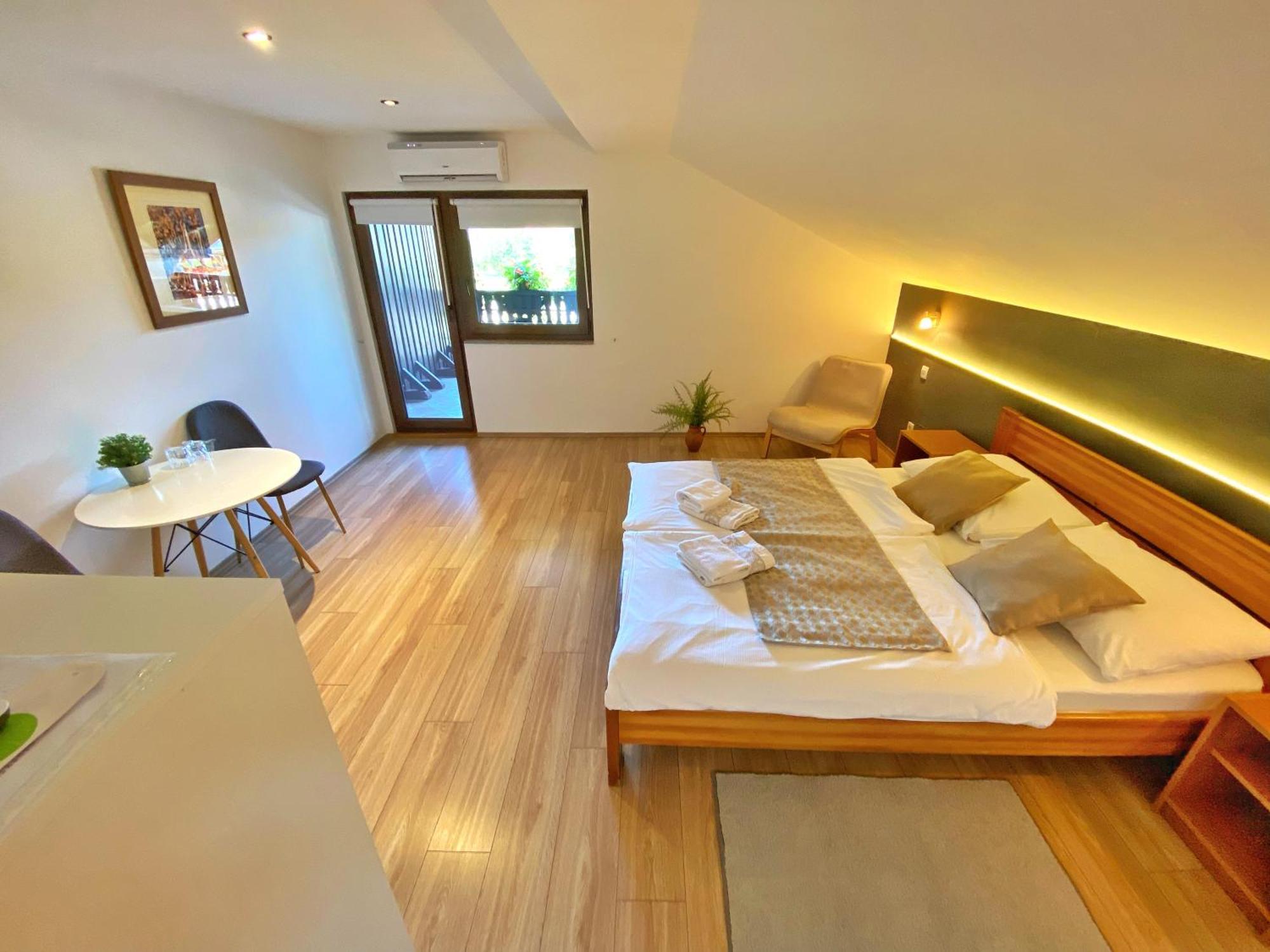16 Lakes Guesthouse Ґрабовац Екстер'єр фото
